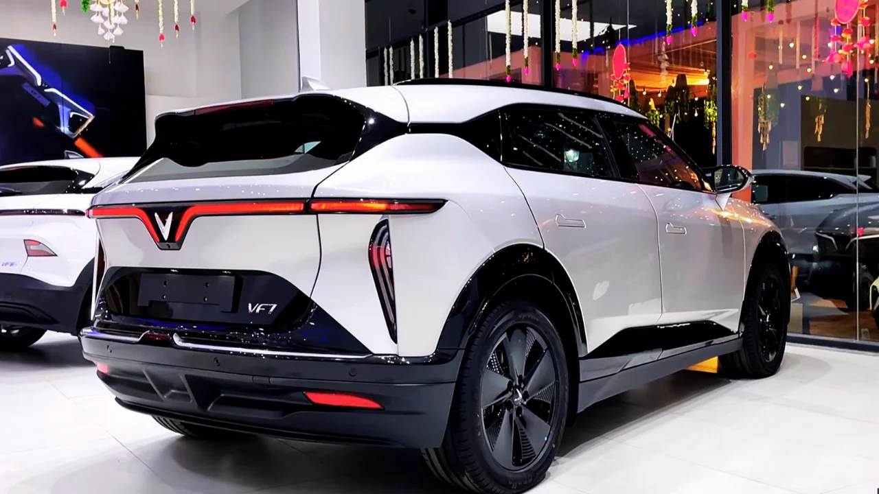VinFast VF7 Electric SUV